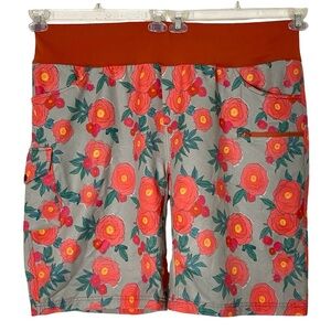 Shredly Limitless 11” Shorts Womens Size 24 Plus Size 3XL Floral Print Gray